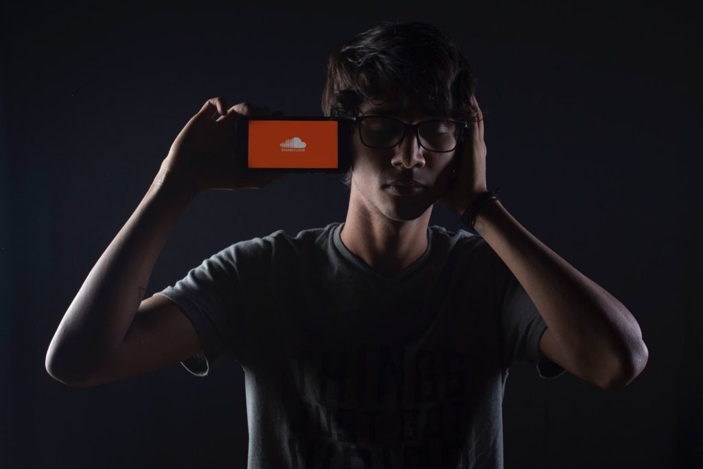 Top Reasons to Choose Soundcloud By Upcoming Artists in Comparison to Youtube